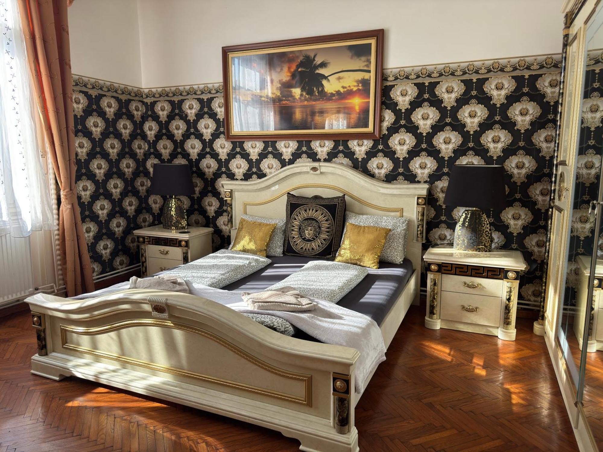 Versace Luxury Apartment *